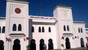 القصر الكبير أمام أزمة صحية مفتوحة: بين تعثر المستشفى وشبهات التدبير وحق الساكنة في العلاج.