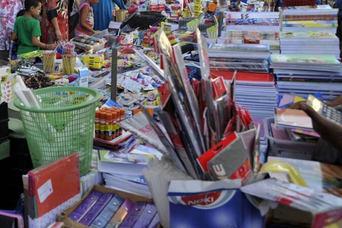 مخاوف من مضاربات وغلاء أسعار الكتب المدرسية عشية الدخول المدرسي