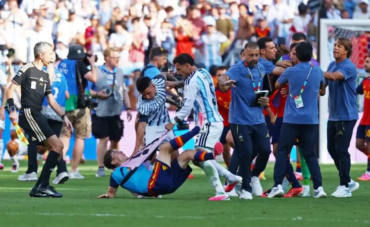 فيفا يعاقب الأرجنتين بعد أحداث نهائي مونديال 2026.. إيقافات قاسية وغرامات مالية