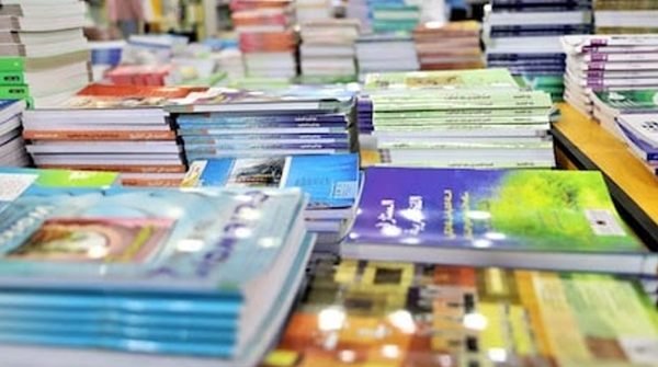 مع اقتراب الدراسة.. الكتبيون يطالبون بوقف فوضى بيع الكتب واللوازم المدرسية